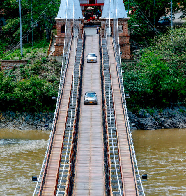 UNA HISTORIA DETRÁS DEL PUENTE MAS LARGO DE SUDAMERICA HECHO EN COLOMBIA